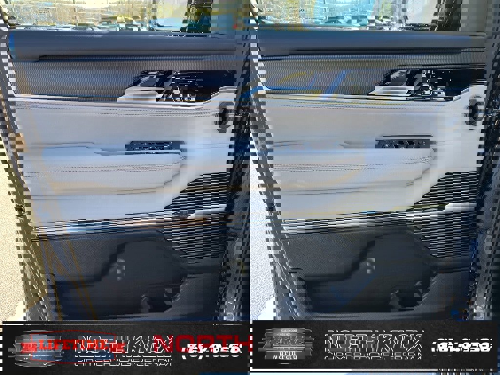 New 2026 Jeep Grand Wagoneer Summit image 5