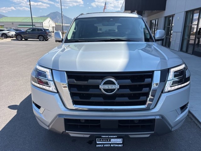 Used 2022 Nissan Armada SL w/ Captain's Chairs Package image 2