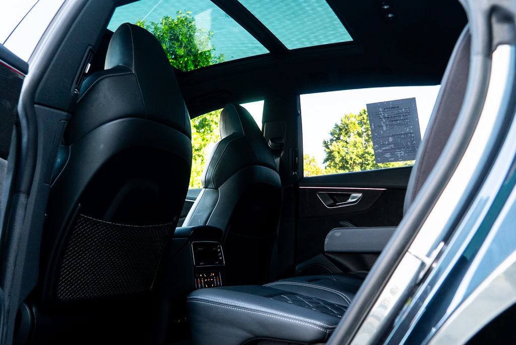 Used 2022 Audi SQ8 Prestige AWD/4WD image 12