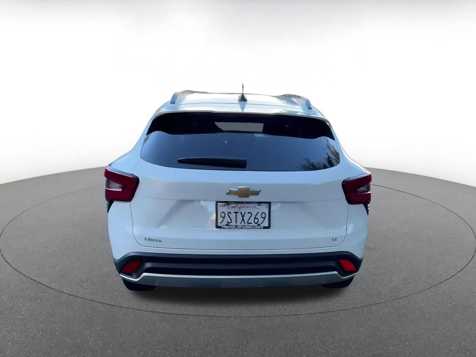 Used 2025 Chevrolet Trax LT w/ LT Convenience Package image 12