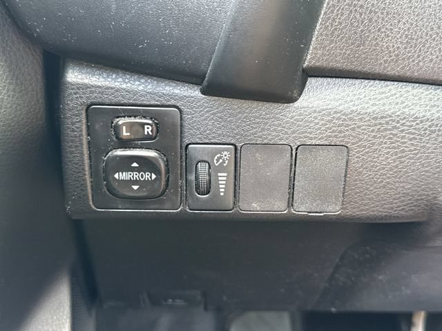 Used 2018 Toyota Corolla LE w/ Carpet Mat Package (TMS) FWD image 29
