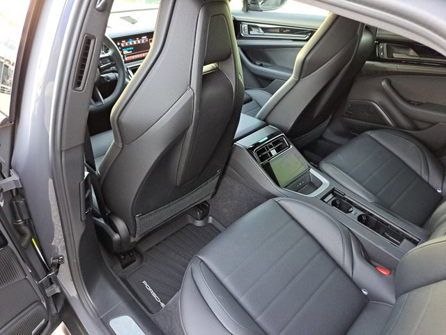 Used 2025 Porsche Panamera 4 image 19