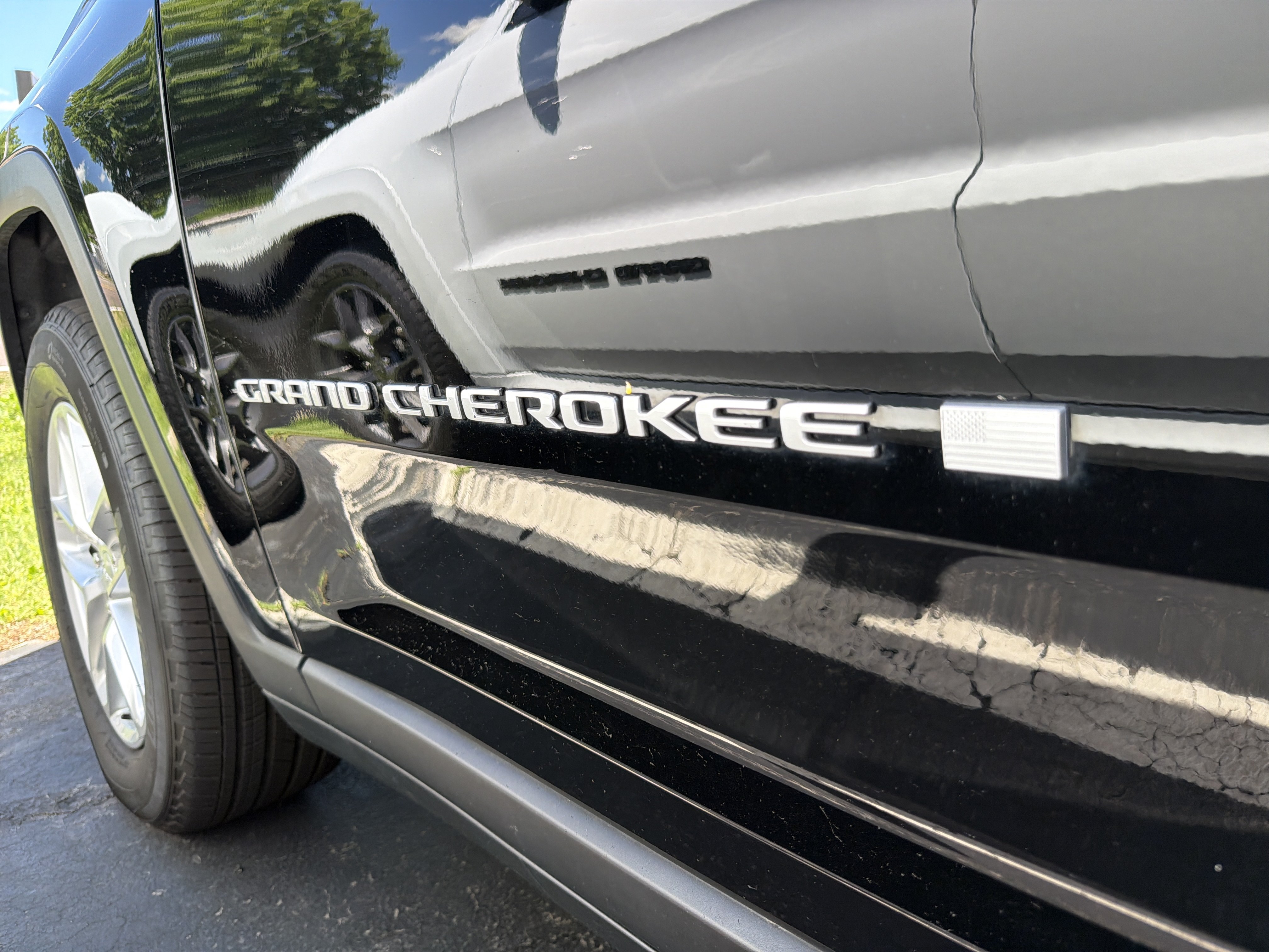 Certified 2025 Jeep Grand Cherokee Laredo X w/ Luxury Tech Group I AWD/4WD image 38