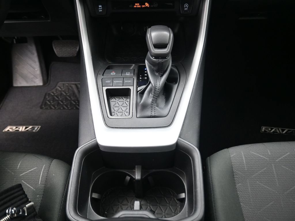 Used 2023 Toyota RAV4 XLE image 9
