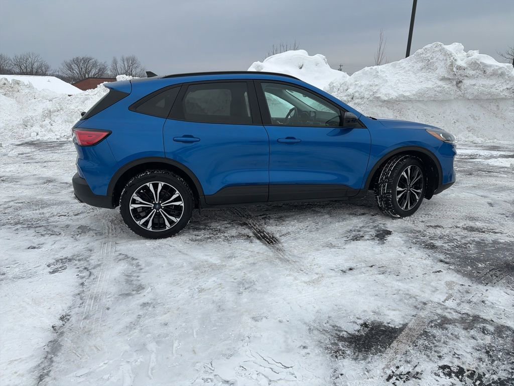 Used 2021 Ford Escape SEL w/ SEL Stealth AWD Package image 9