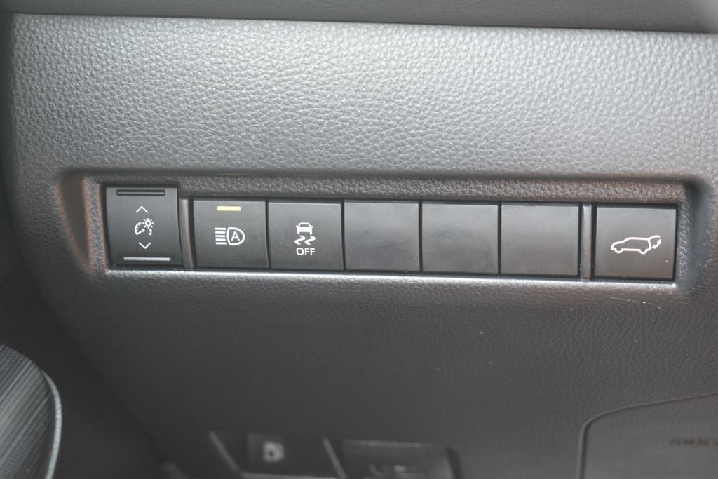 Used 2023 Toyota Venza Nightshade AWD/4WD image 21