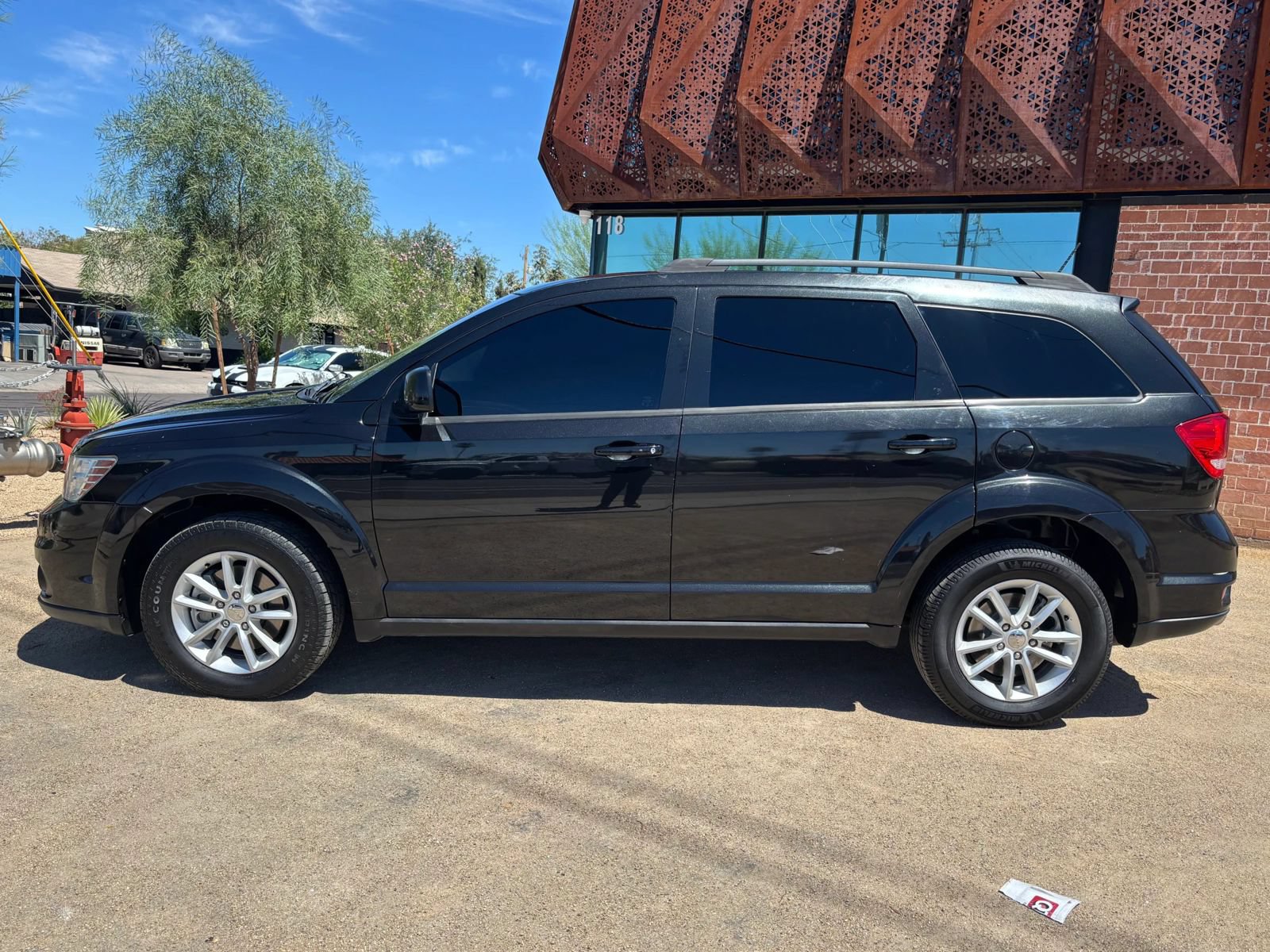 Used 2013 Dodge Journey SXT w/ Flexible Seating Group FWD image 2