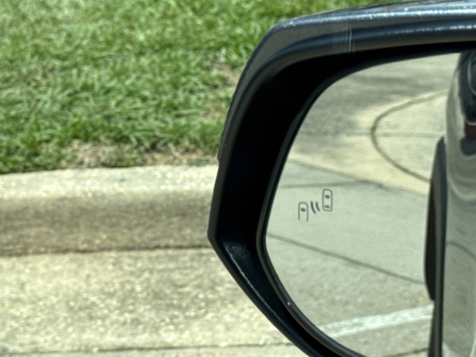 Used 2024 Toyota RAV4 XLE image 17