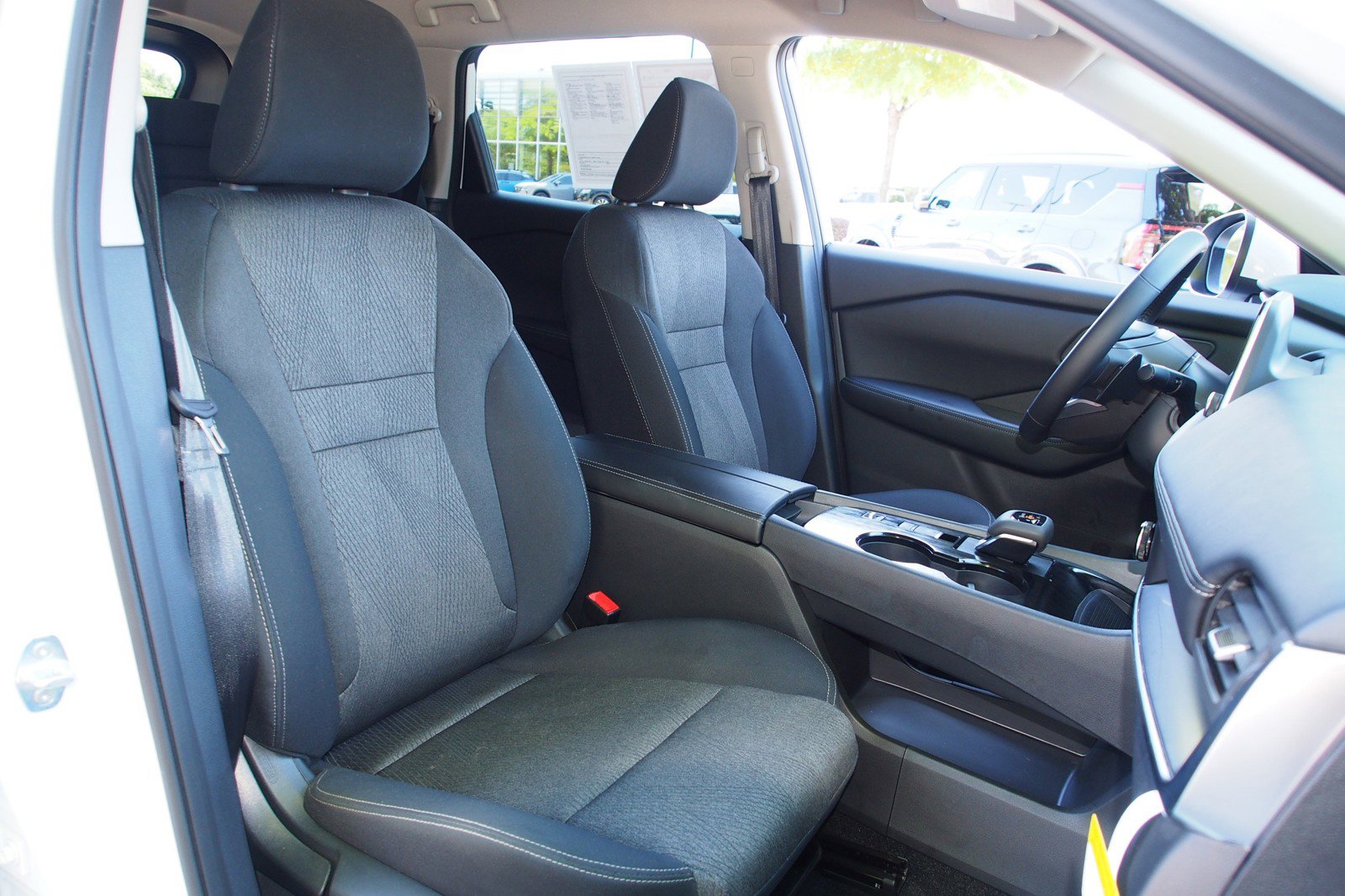 Used 2026 Nissan Rogue SV FWD image 11