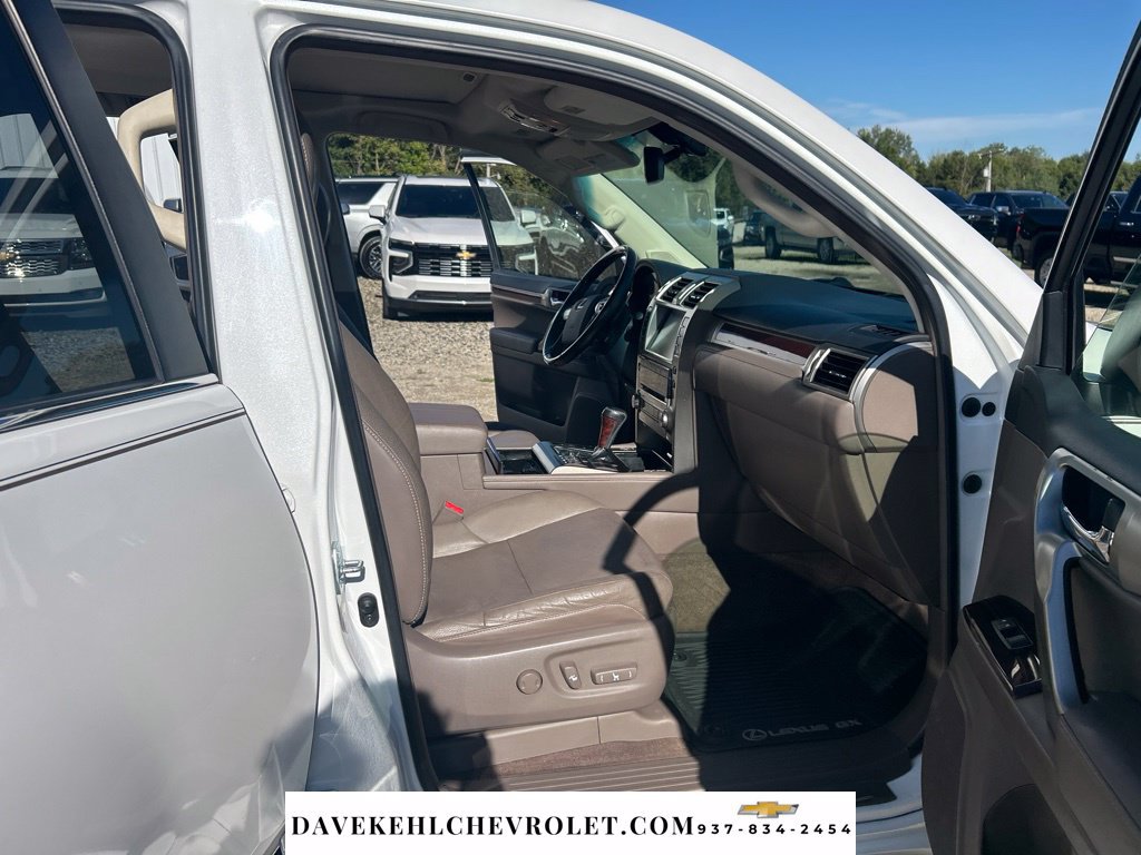 Used 2015 Lexus GX 460 w/ Premium Package AWD/4WD image 24