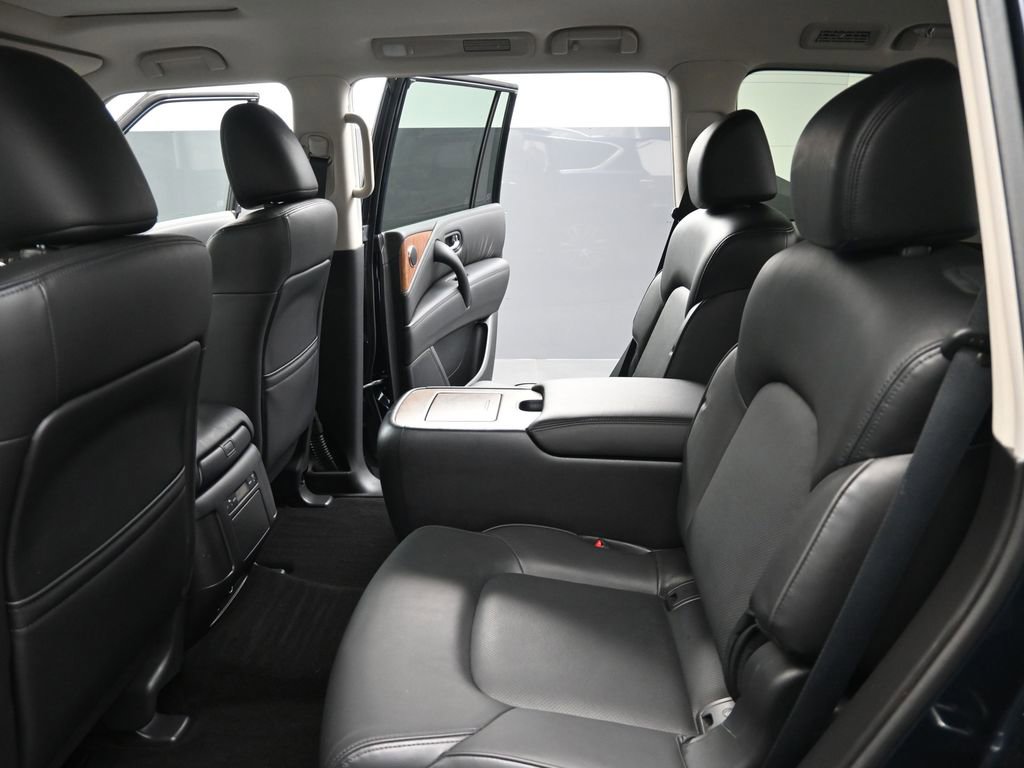 Used 2024 Nissan Armada SL w/ Captain's Chairs Package image 10