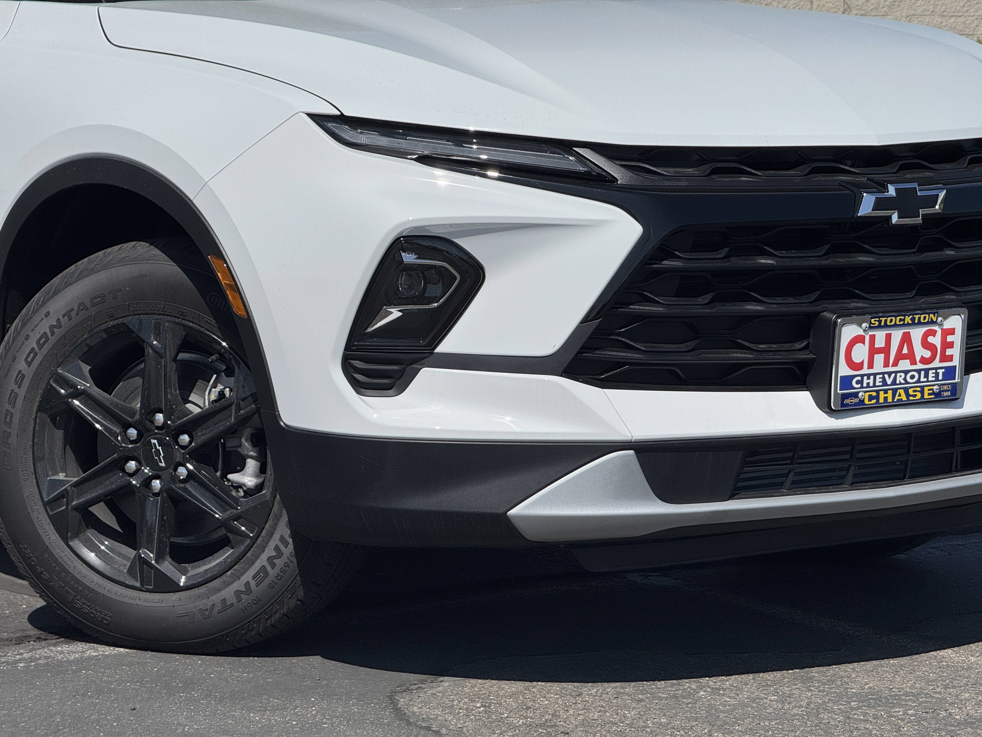 New 2025 Chevrolet Blazer LT w/ Midnight/Sport Edition FWD image 3