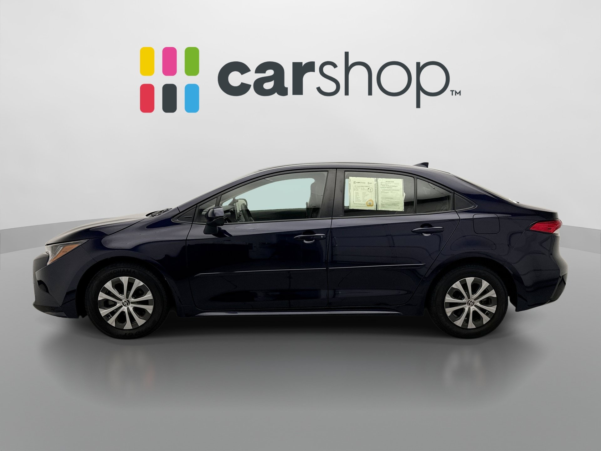 Used 2021 Toyota Corolla LE FWD image 2