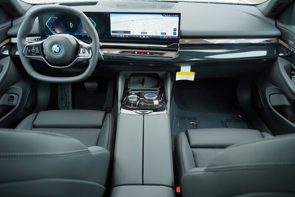 New 2026 BMW i5 eDrive40 w/ Premium Package image 14