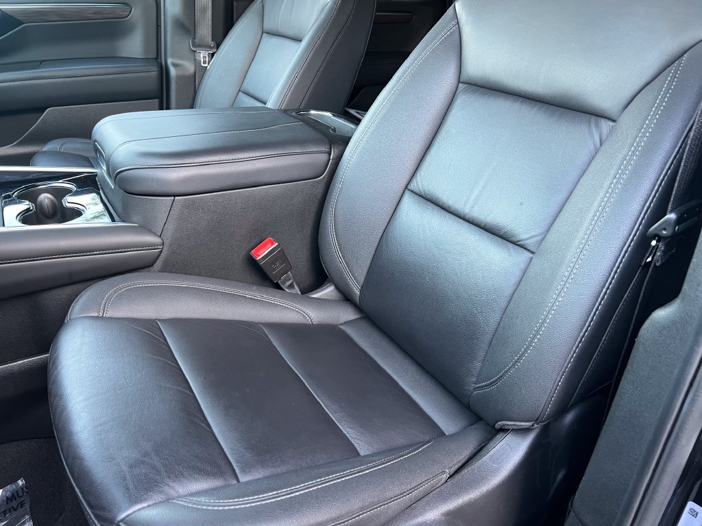 Used 2025 Chevrolet Tahoe LT AWD/4WD image 11