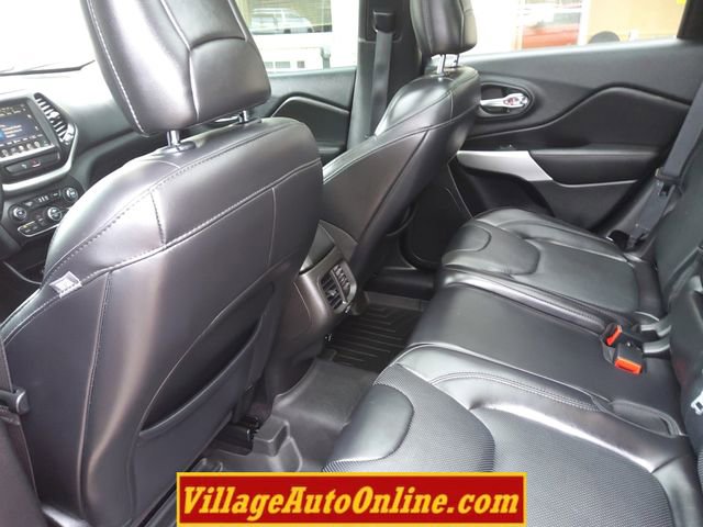 Used 2017 Jeep Cherokee Overland AWD/4WD image 26