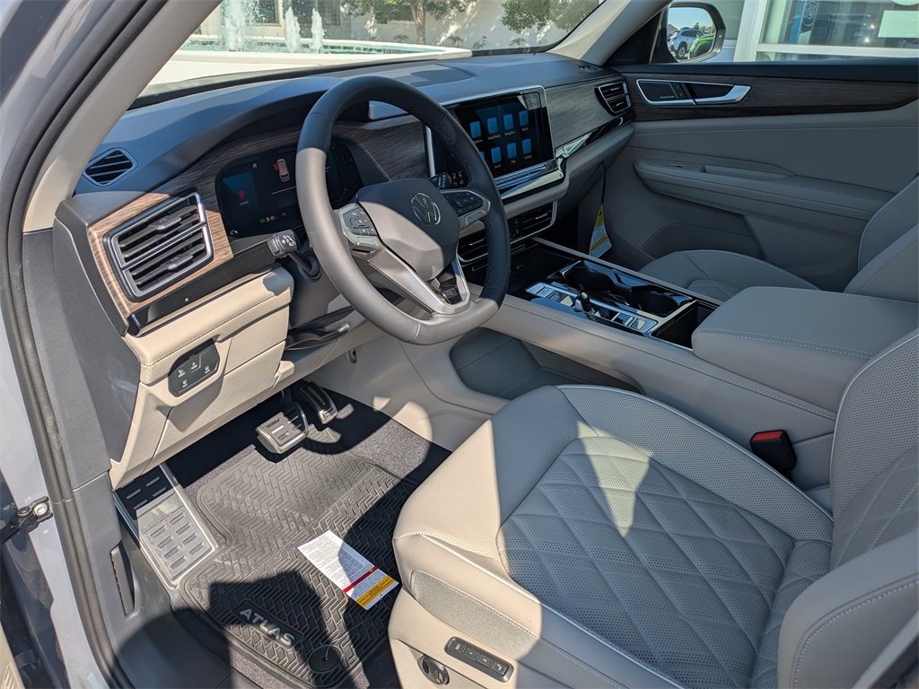 New 2026 Volkswagen Atlas SEL Premium R-Line image 2