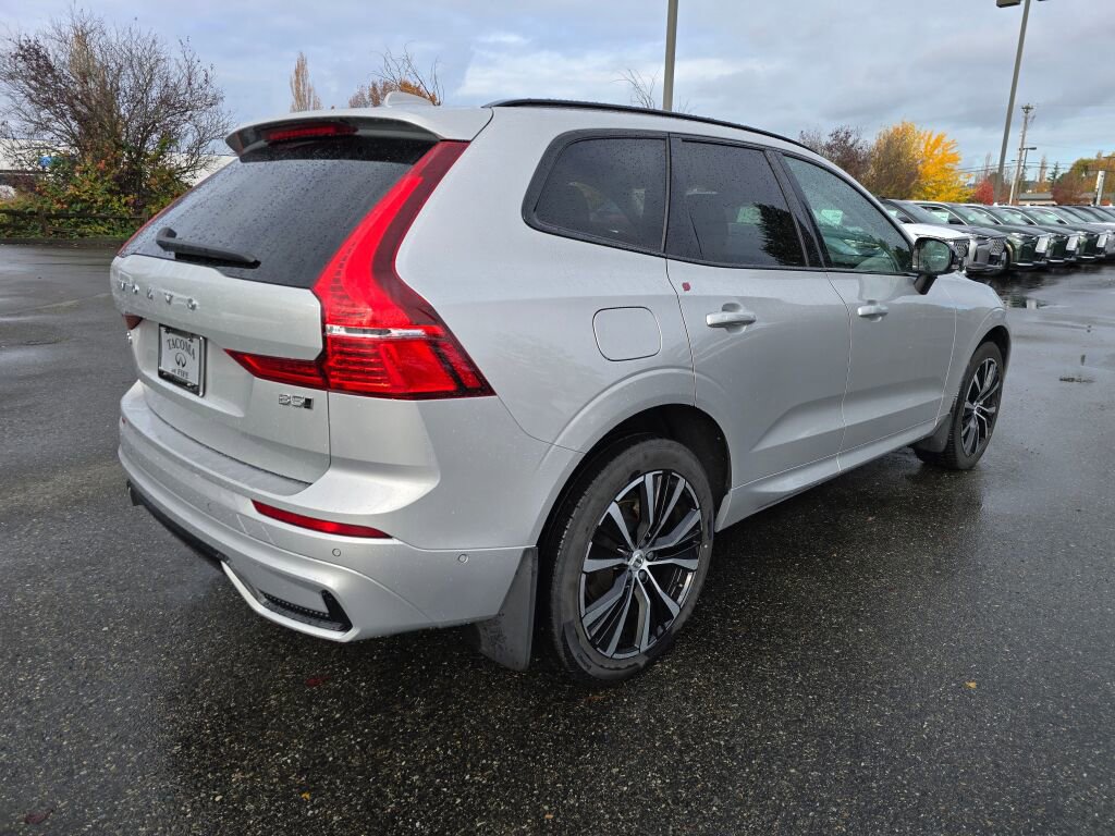 Used 2023 Volvo XC60 B5 Plus w/ Climate Package image 7