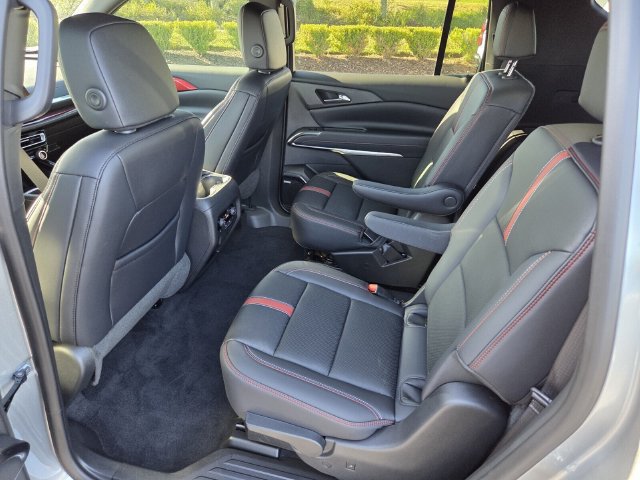New 2026 Chevrolet Traverse RS w/ LPO, Floor Liner Package AWD/4WD image 7