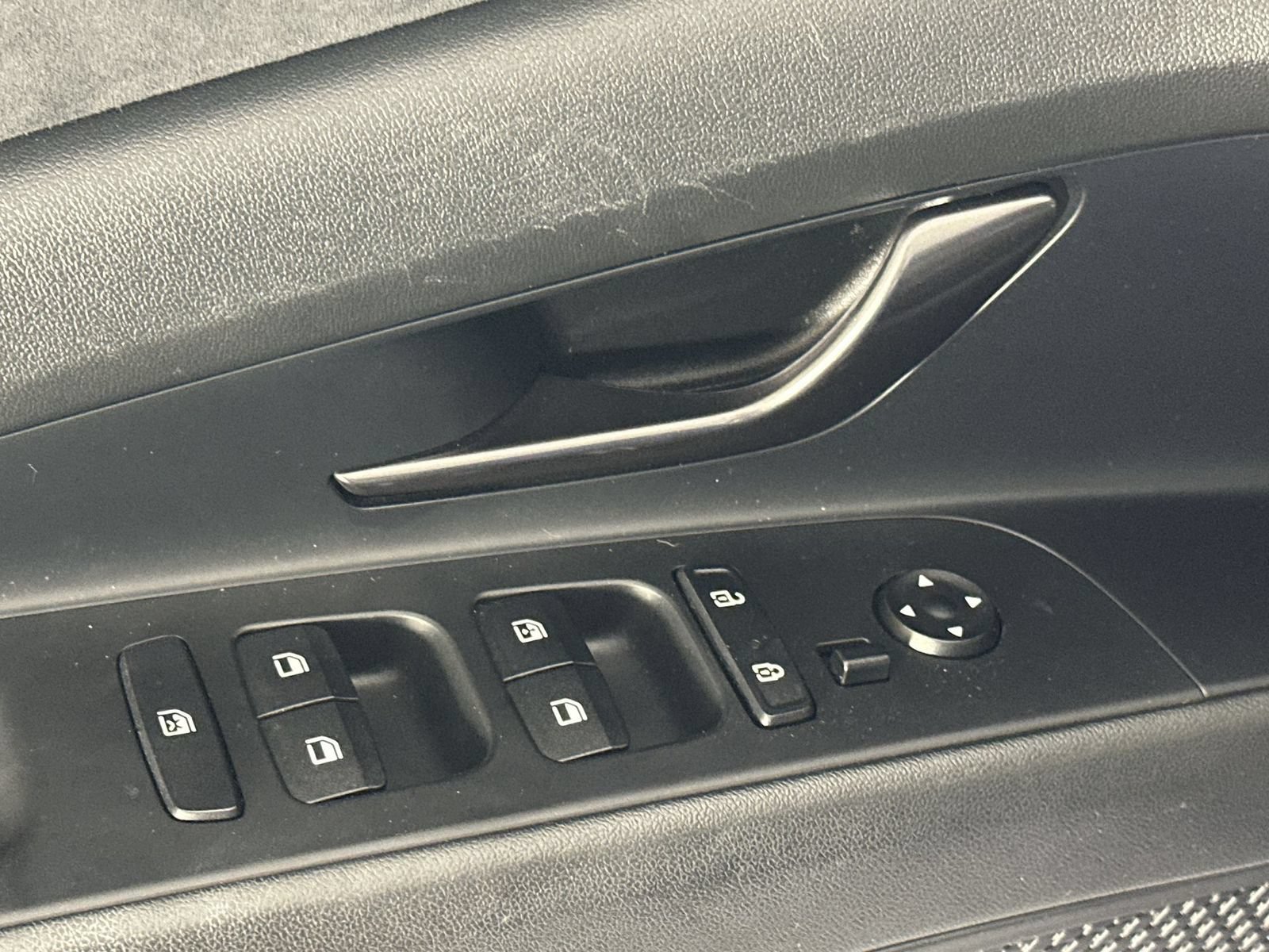 Used 2023 Hyundai Elantra N FWD image 13
