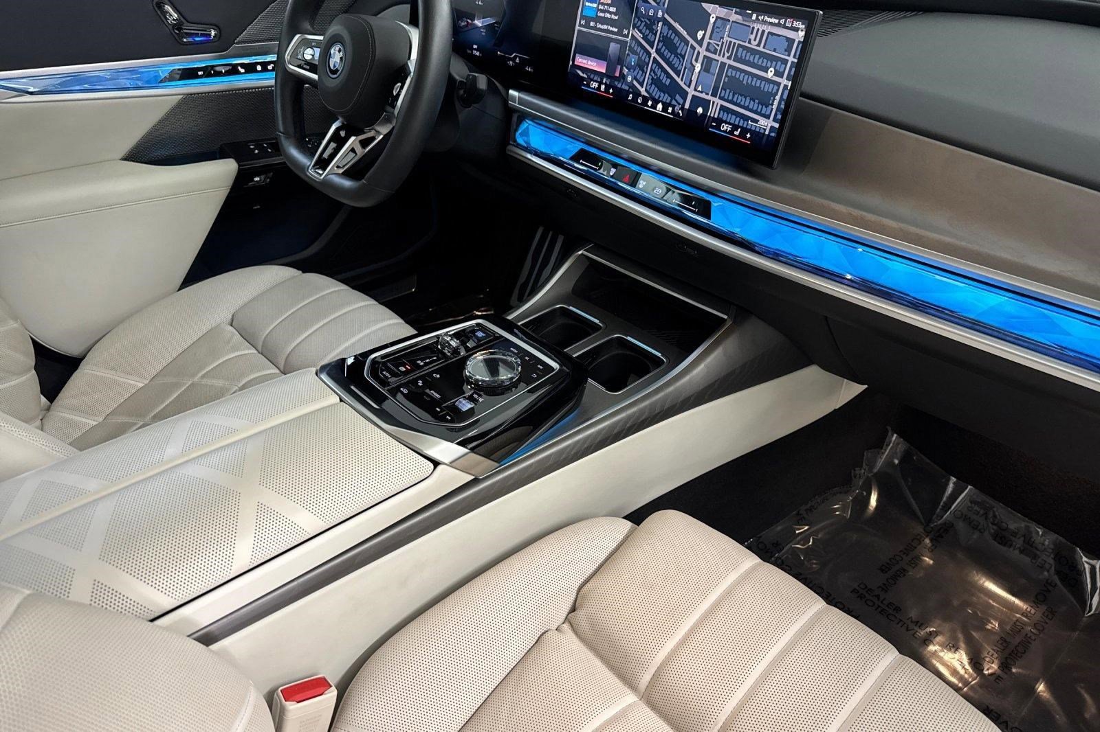 Used 2023 BMW i7 xDrive60 AWD/4WD image 32
