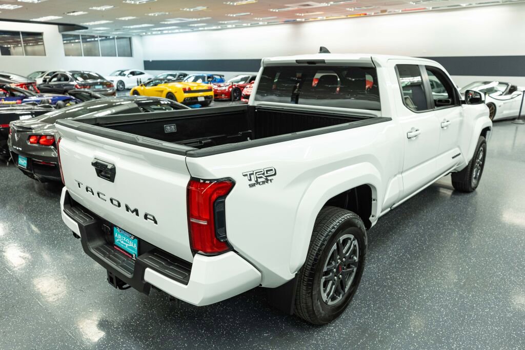Used 2024 Toyota Tacoma TRD Sport image 5
