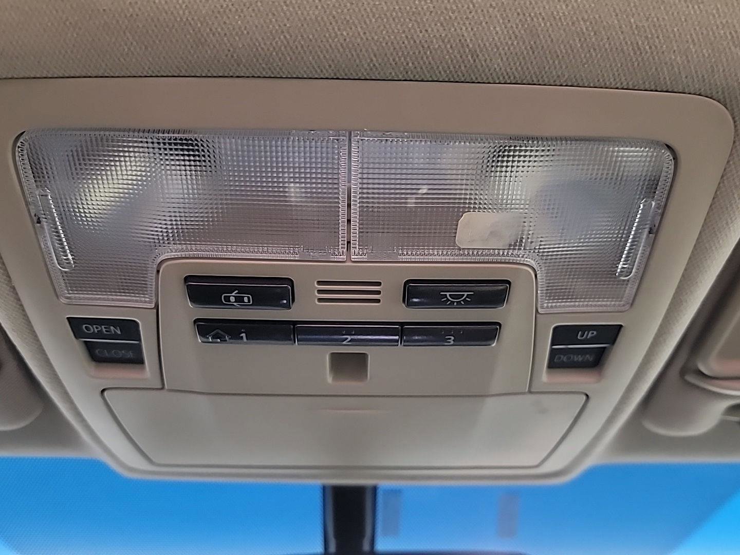 Used 2012 Toyota Camry XLE w/ Leather Pkg FWD image 31