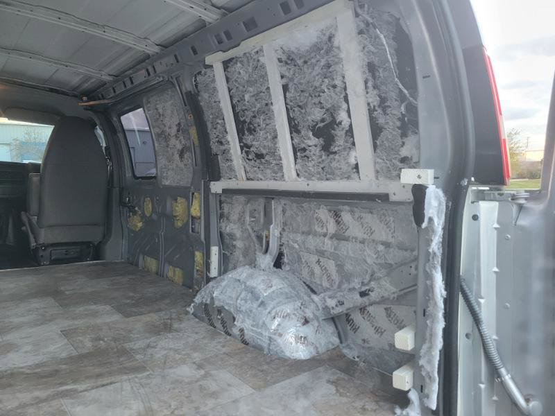 Used 2011 Chevrolet Express 1500 AWD image 39