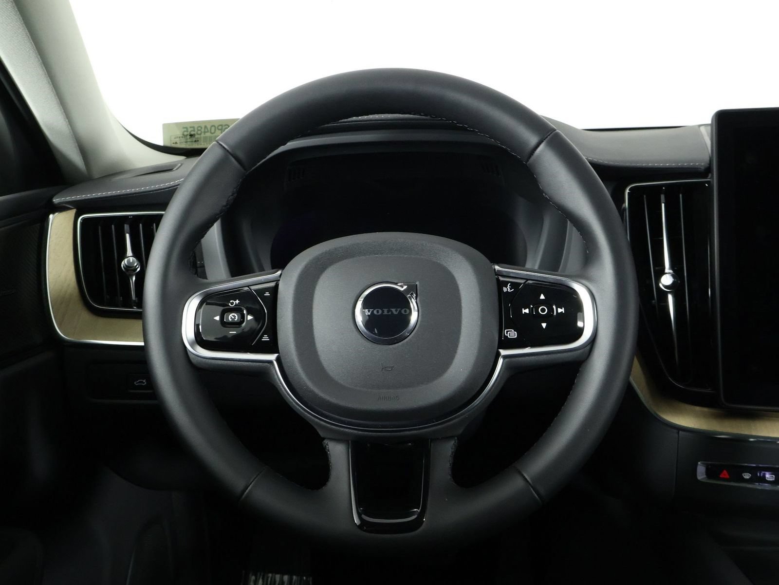 Certified 2026 Volvo XC60 B5 Ultra w/ Climate Package PRO AWD/4WD image 8