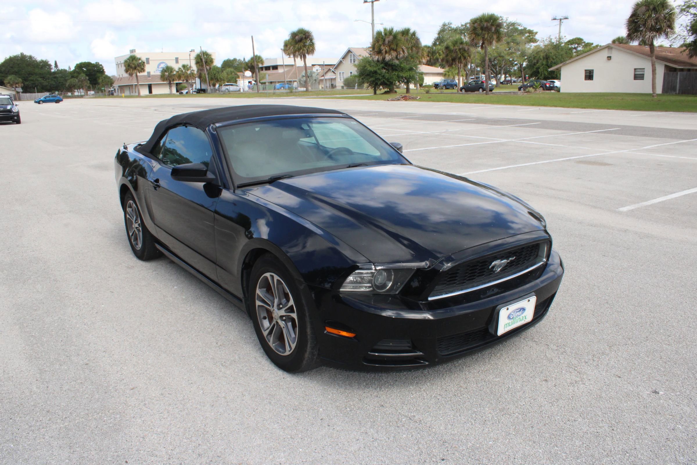 Used 2014 Ford Mustang Premium RWD image 8