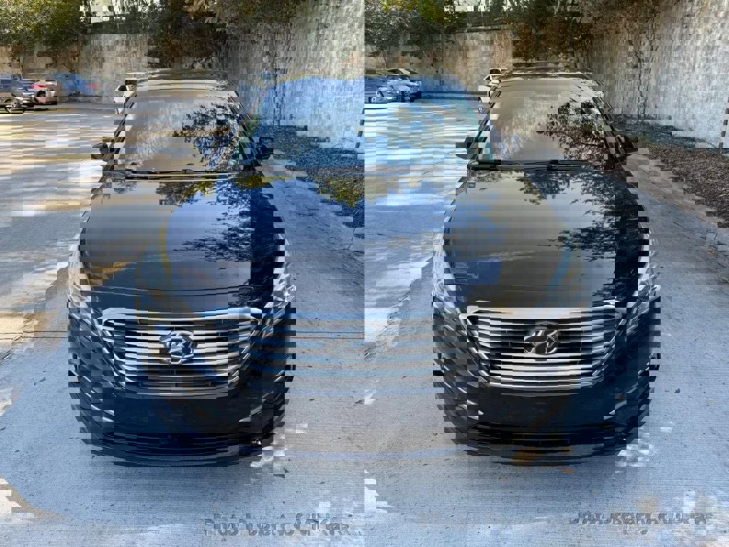 Used 2017 Hyundai Sonata SE image 3