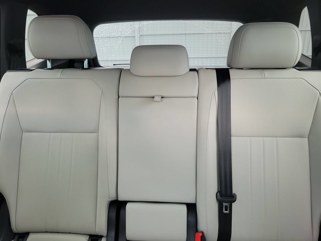 Certified 2023 Volkswagen Tiguan SE R-Line FWD image 35