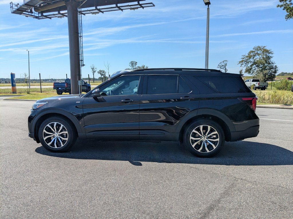 New 2027 Ford Explorer ST-Line RWD image 7