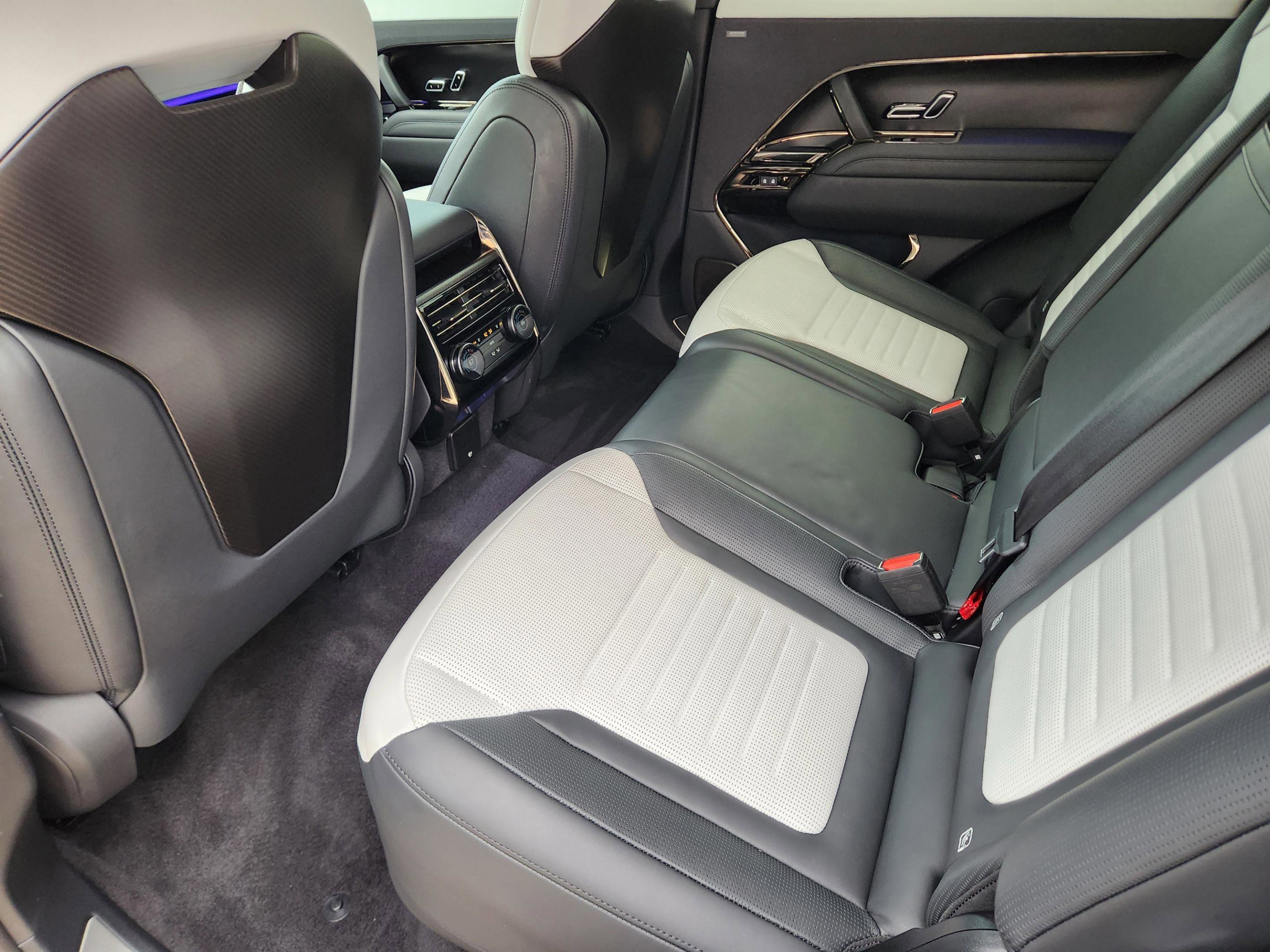 Certified 2024 Land Rover Range Rover Sport SV Edition One Carbon Bronze image 25