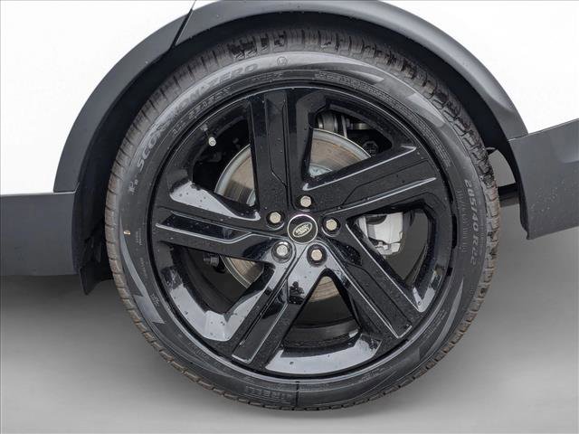 New 2025 Land Rover Discovery S image 10