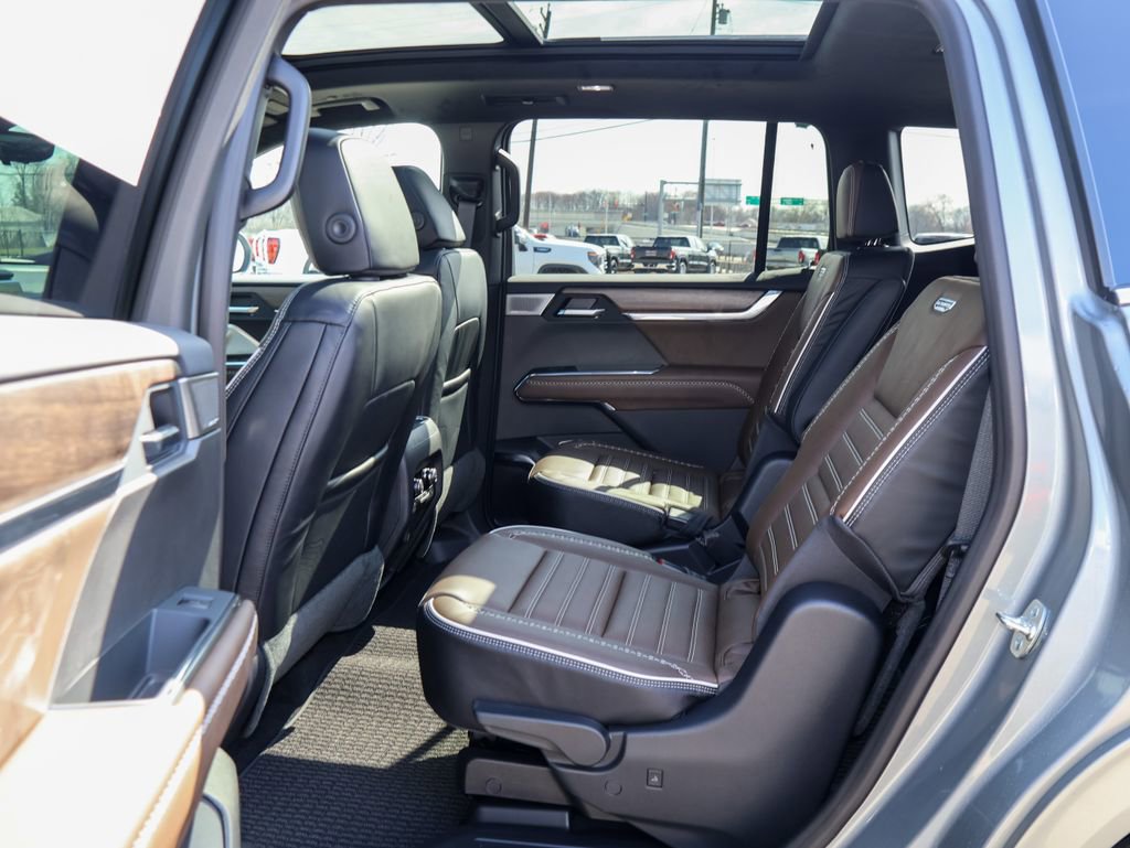 New 2026 GMC Acadia Denali Ultimate w/ LPO, Floor Liner Package image 14