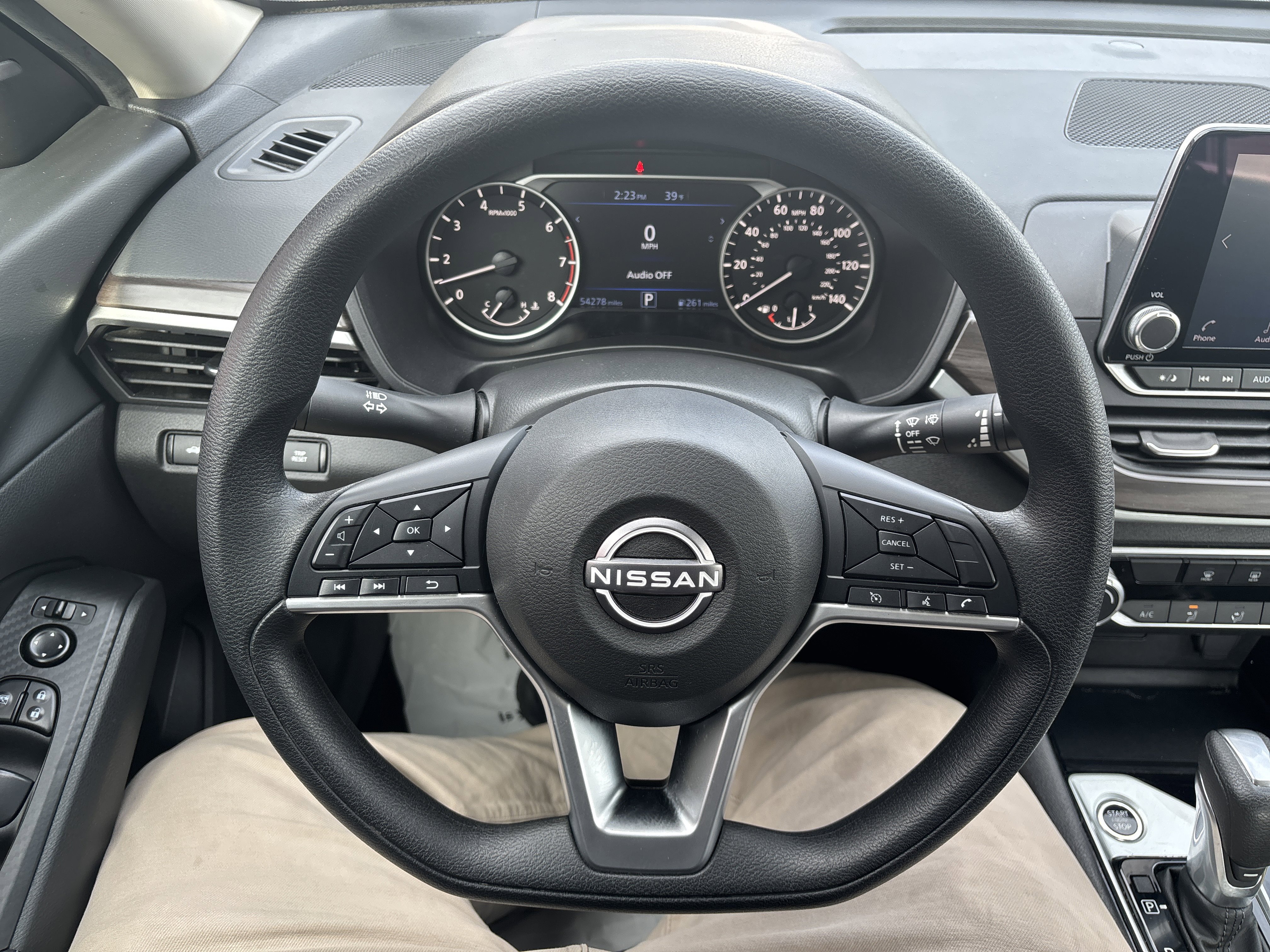 Used 2024 Nissan Altima 2.5 SV image 18