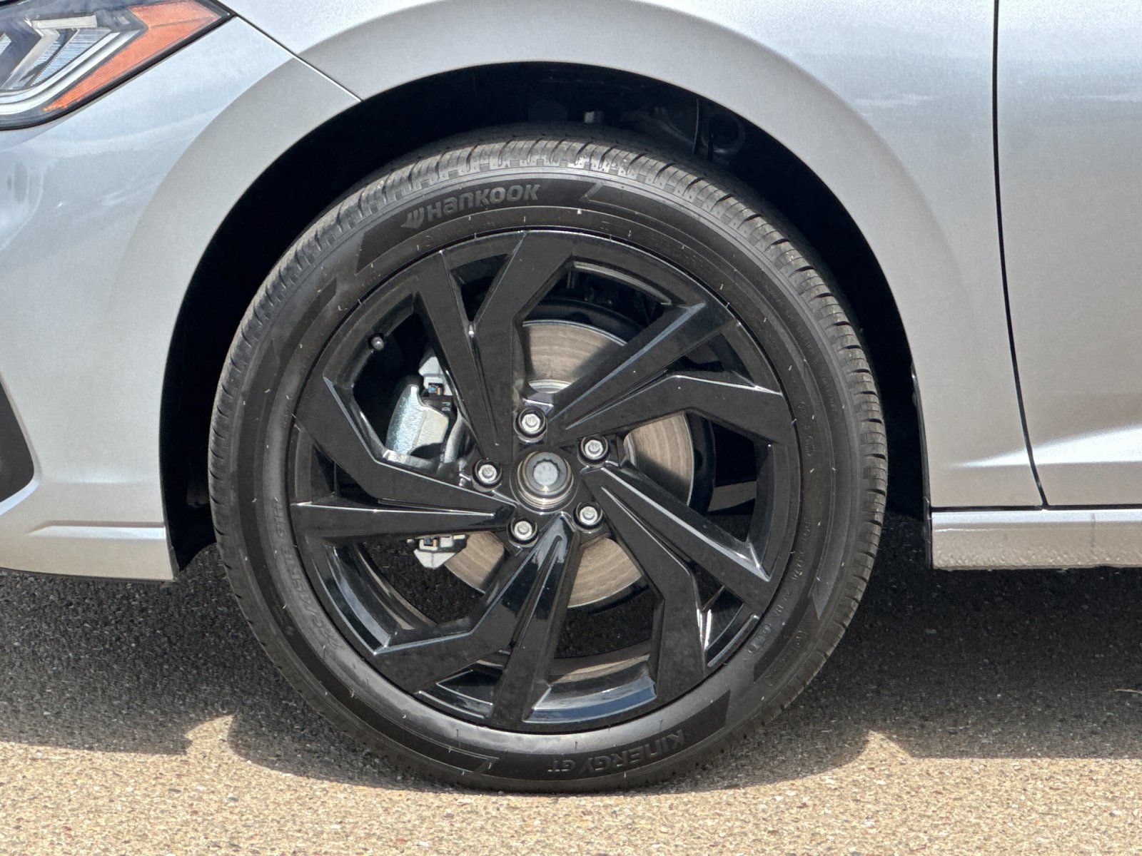 New 2026 Volkswagen Jetta SE FWD image 24