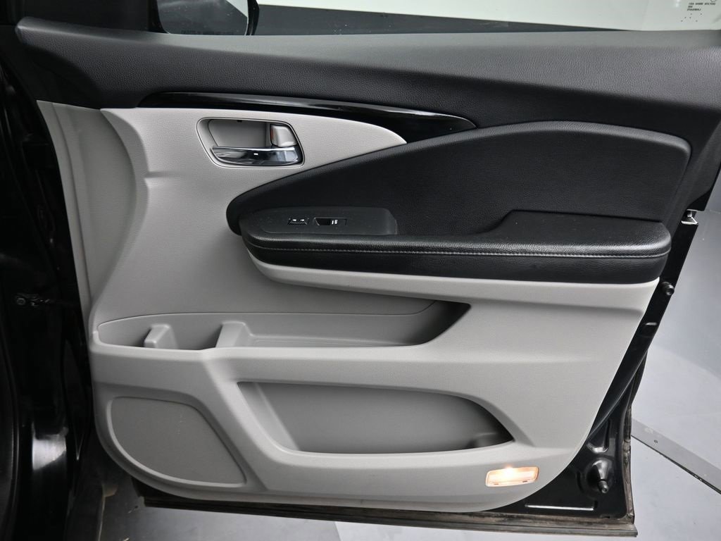 Used 2016 Honda Pilot Touring image 56