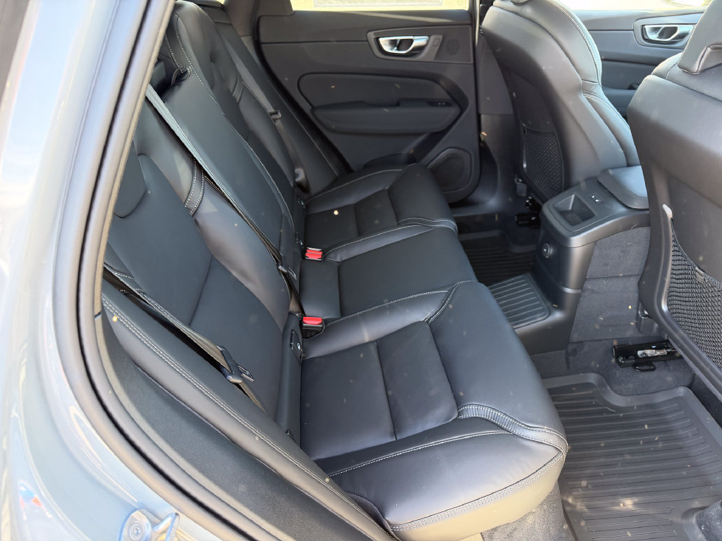New 2026 Volvo XC60 T8 Ultra w/ Protection Package Premier AWD/4WD image 11