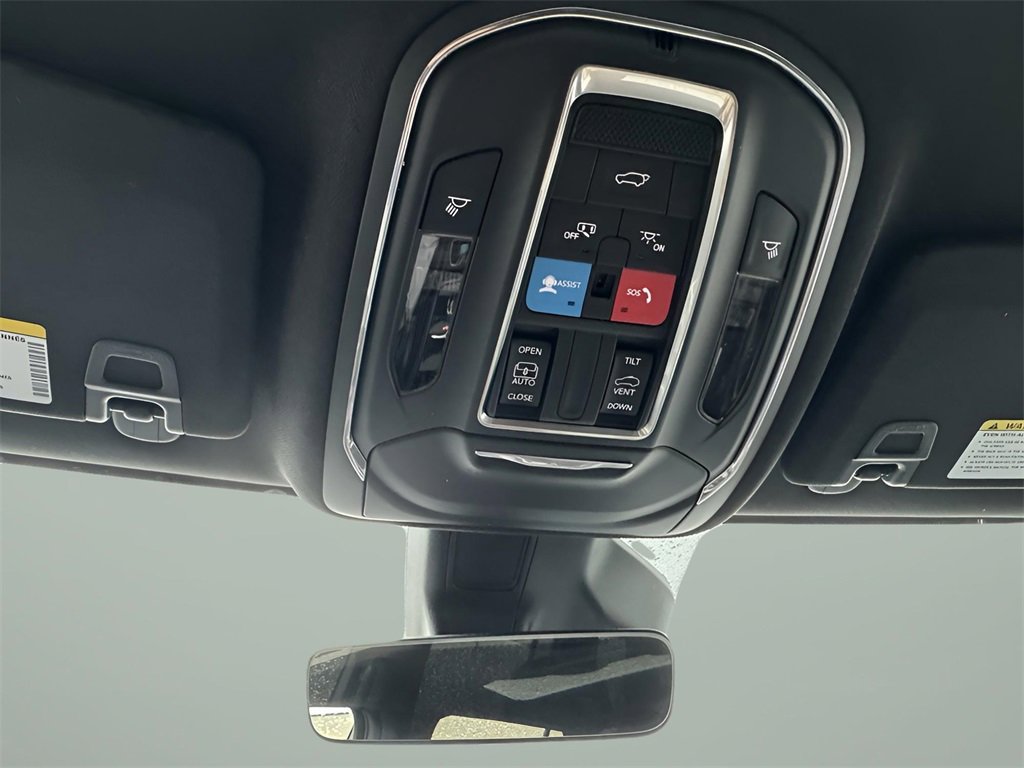 Used 2025 Jeep Grand Cherokee L Altitude image 23