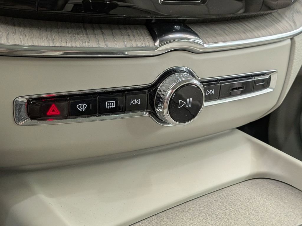 Used 2019 Volvo XC60 T6 Inscription w/ Protection Package Premier image 24
