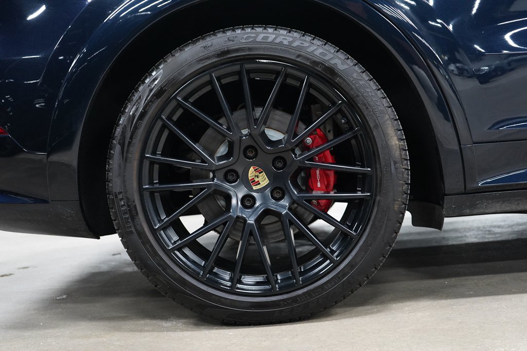 Used 2023 Porsche Cayenne GTS w/ Premium Package Plus AWD/4WD image 44