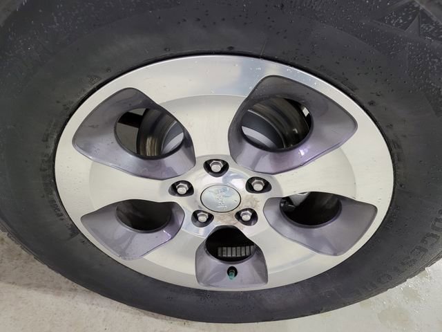 Used 2018 Jeep Wrangler Unlimited Sahara w/ Connectivity Group image 26