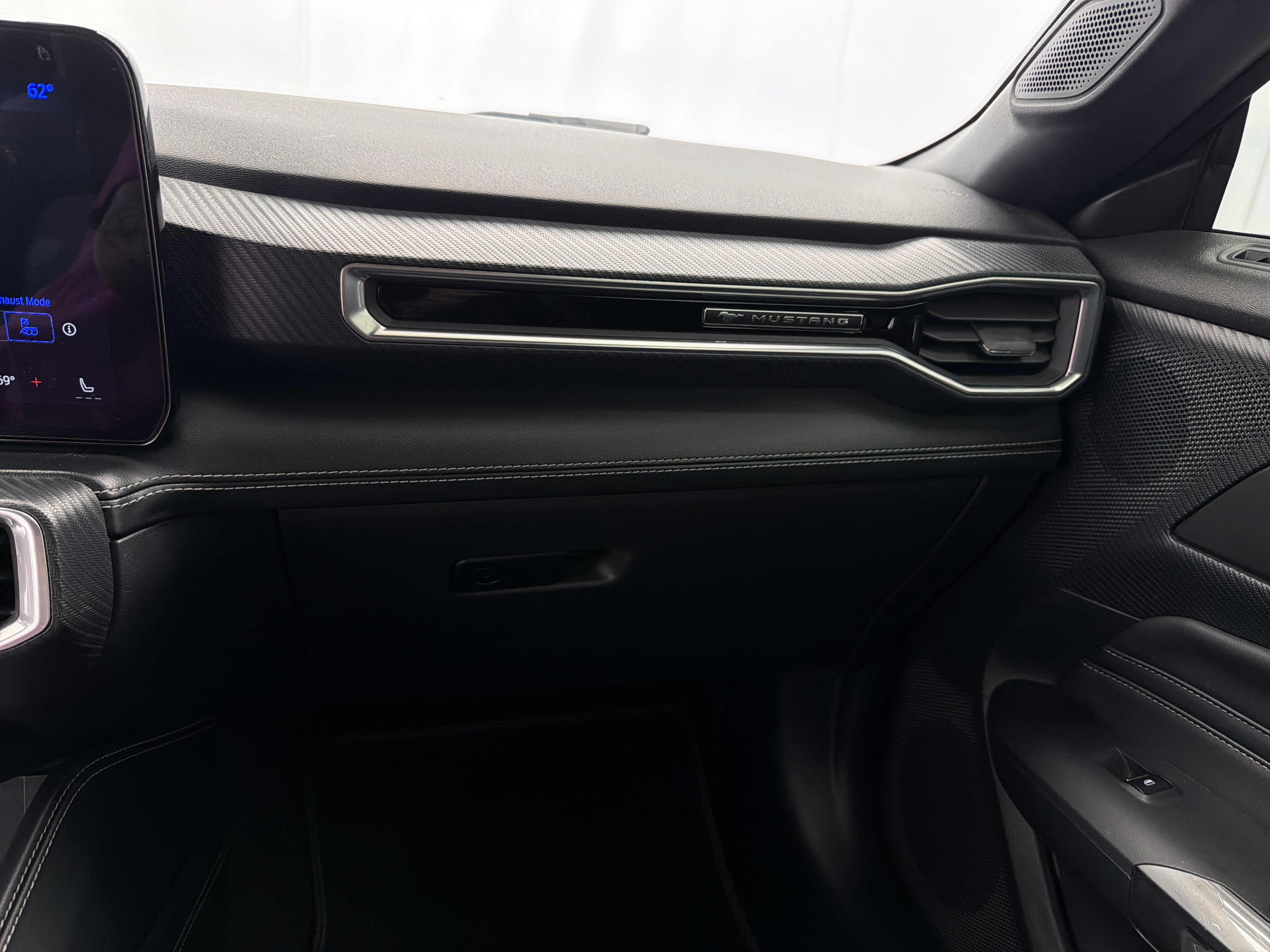 Used 2024 Ford Mustang GT Premium image 12