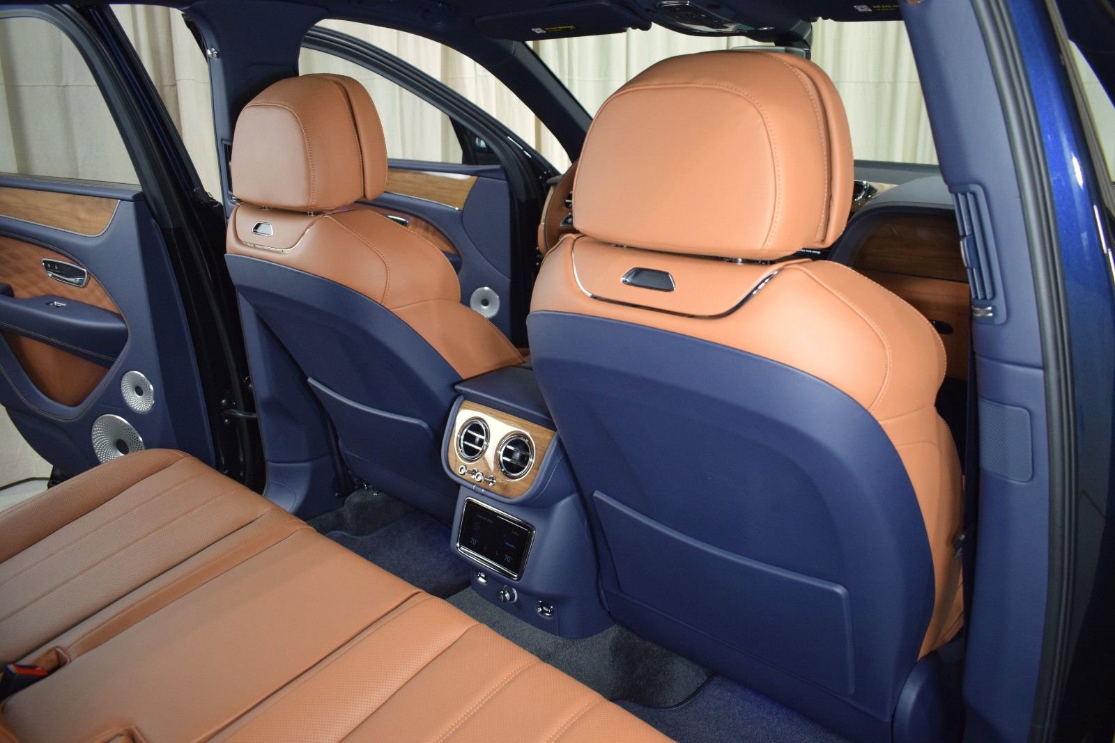 New 2026 Bentley Bentayga AWD/4WD image 21