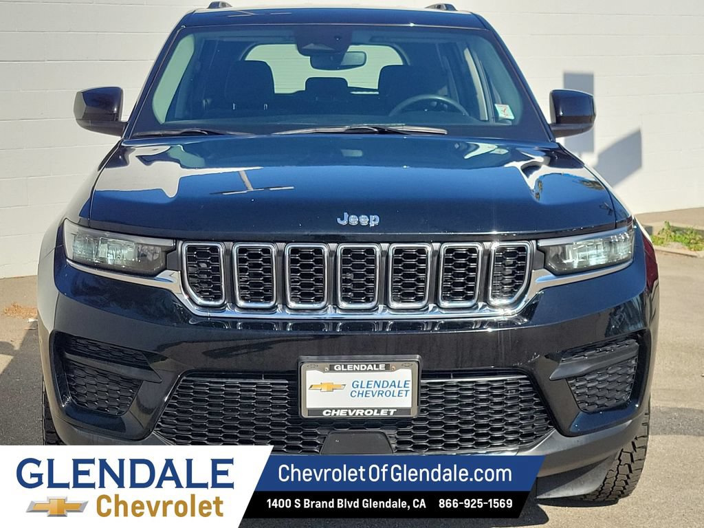 Used 2023 Jeep Grand Cherokee Laredo AWD/4WD image 15