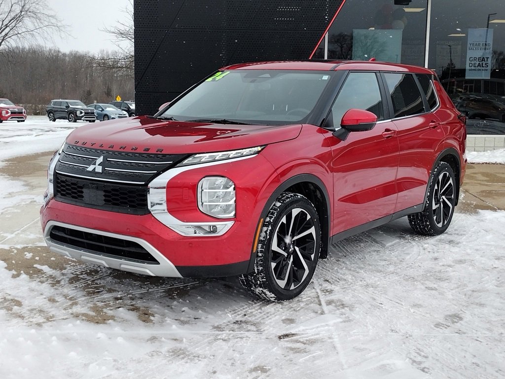 Used 2024 Mitsubishi Outlander SE Black Edition image 1