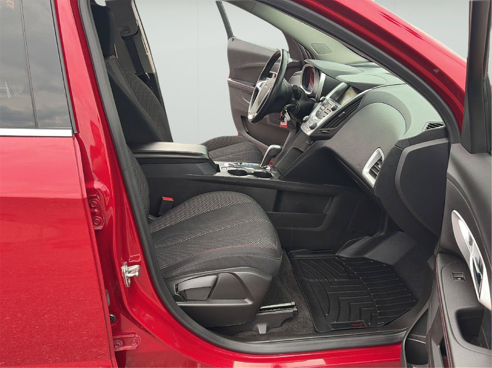 Used 2015 Chevrolet Equinox LT w/ Driver Convenience Package FWD image 18