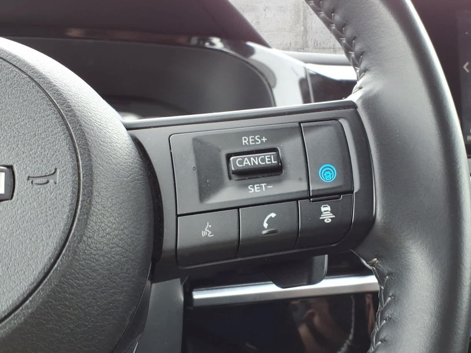 Used 2025 Nissan Pathfinder SV AWD/4WD image 22